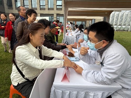 （20251104区中医医院）秋光映彩 聚暖重阳——锡山区中医医院中医药健康服务进乡村1.jpg