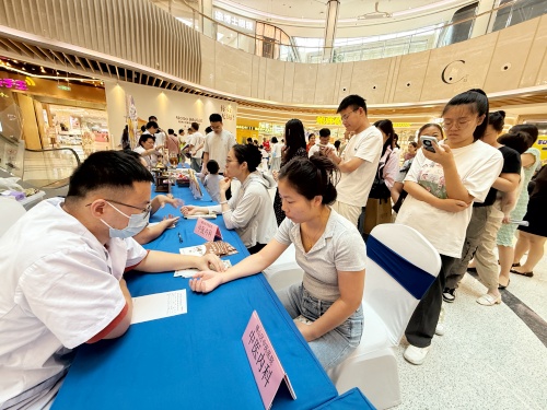 （20260922区中医医院）亮相全民健康文明生活方式宣传月市集2.JPG